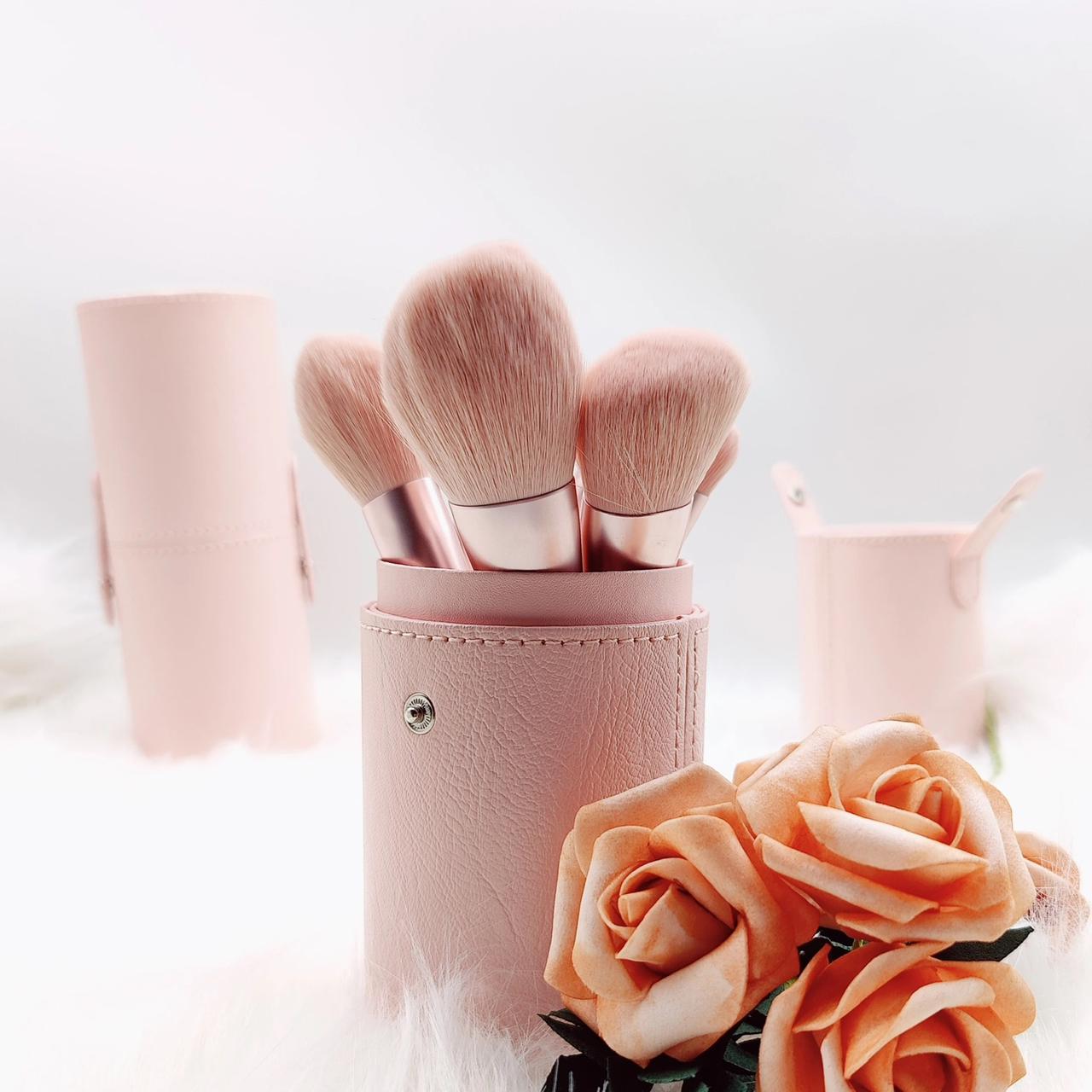 Makeup Brushes - KeyKitss